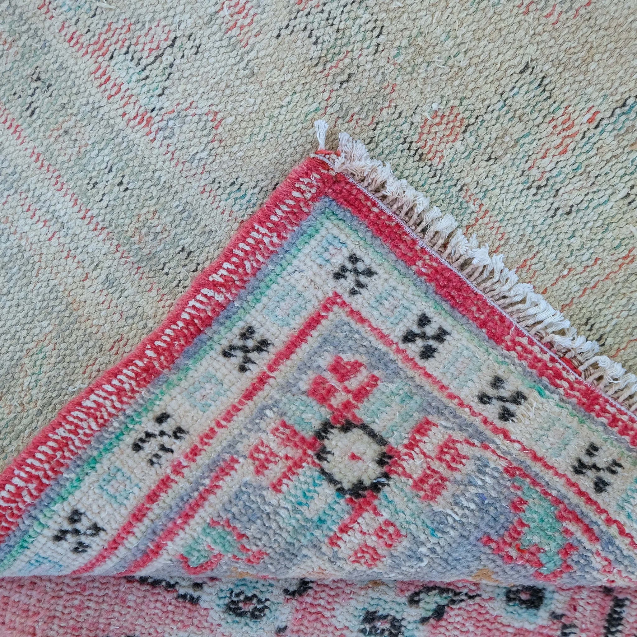 3453 Handwoven Vintage Rug 7x10'4