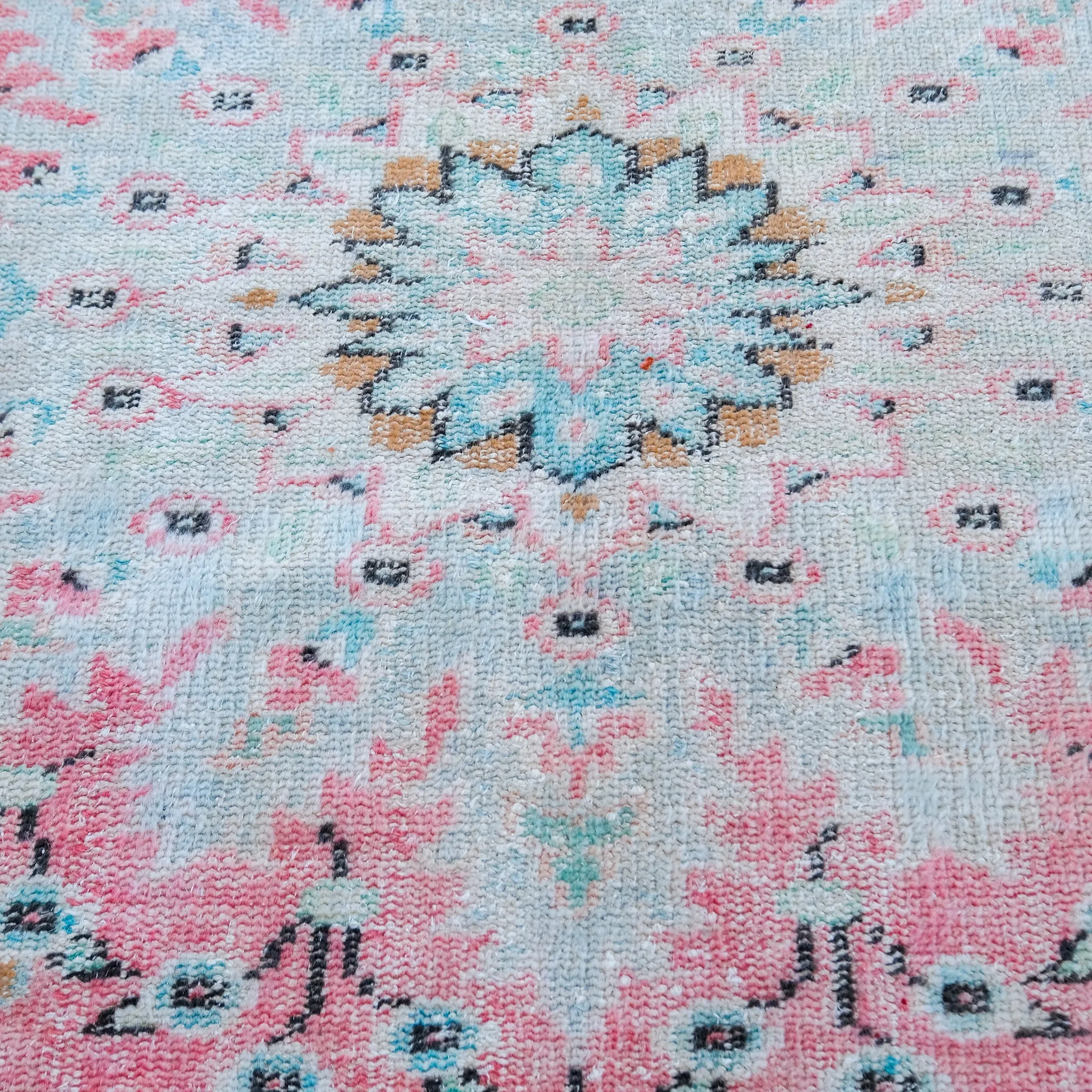 3453 Handwoven Vintage Rug 7x10'4