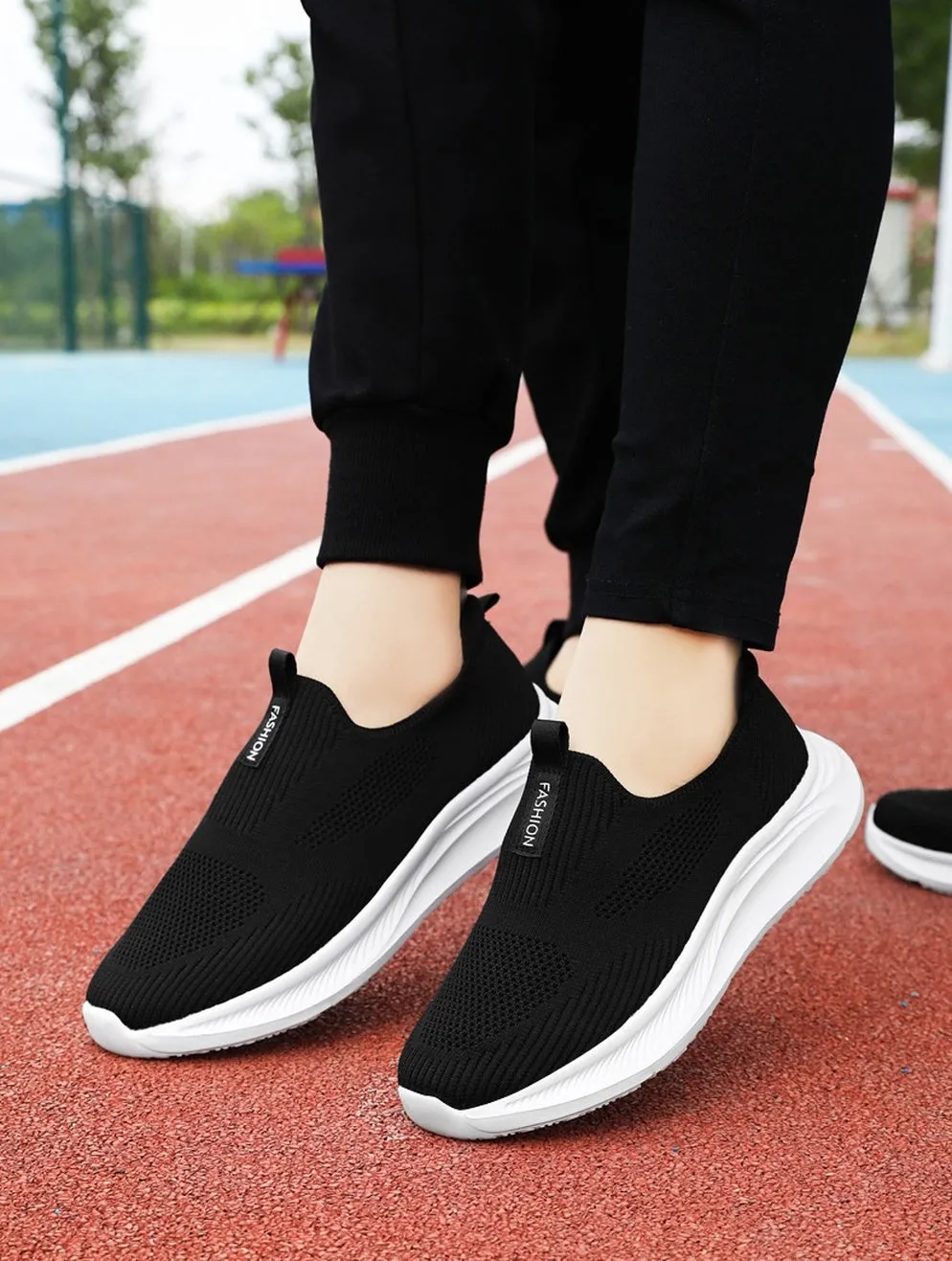 Classic Retro Slip-On Sneakers for Women in Lightweight Design