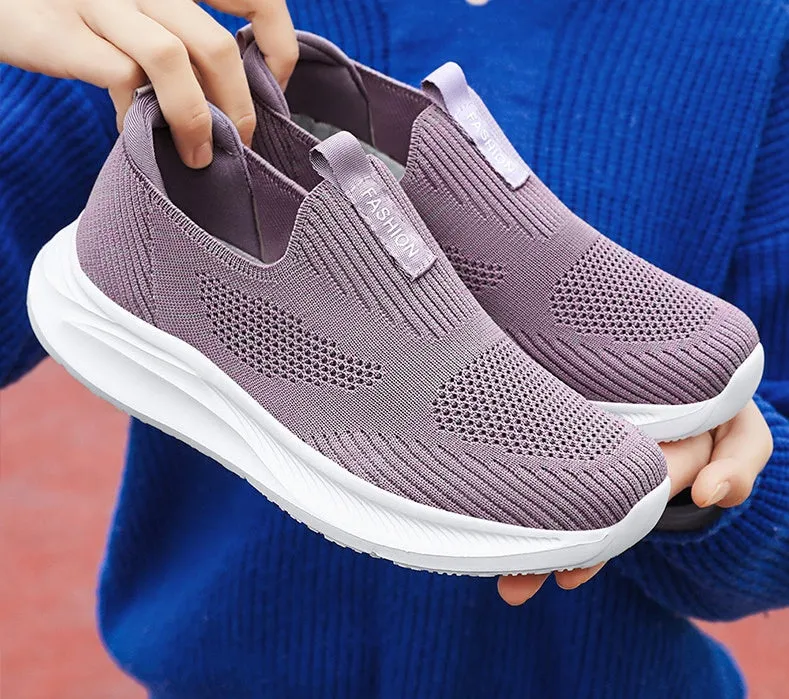 Classic Retro Slip-On Sneakers for Women in Lightweight Design