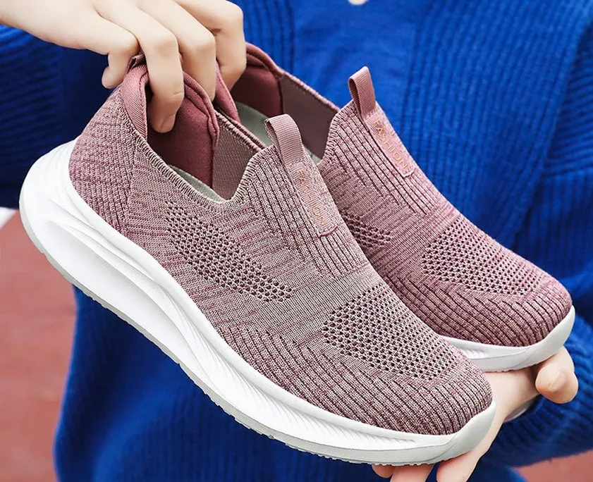 Classic Retro Slip-On Sneakers for Women in Lightweight Design