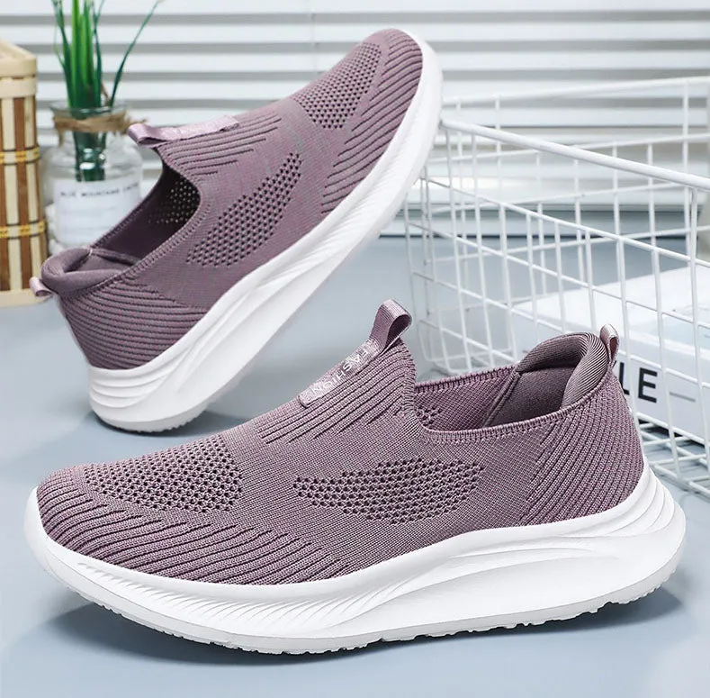 Classic Retro Slip-On Sneakers for Women in Lightweight Design
