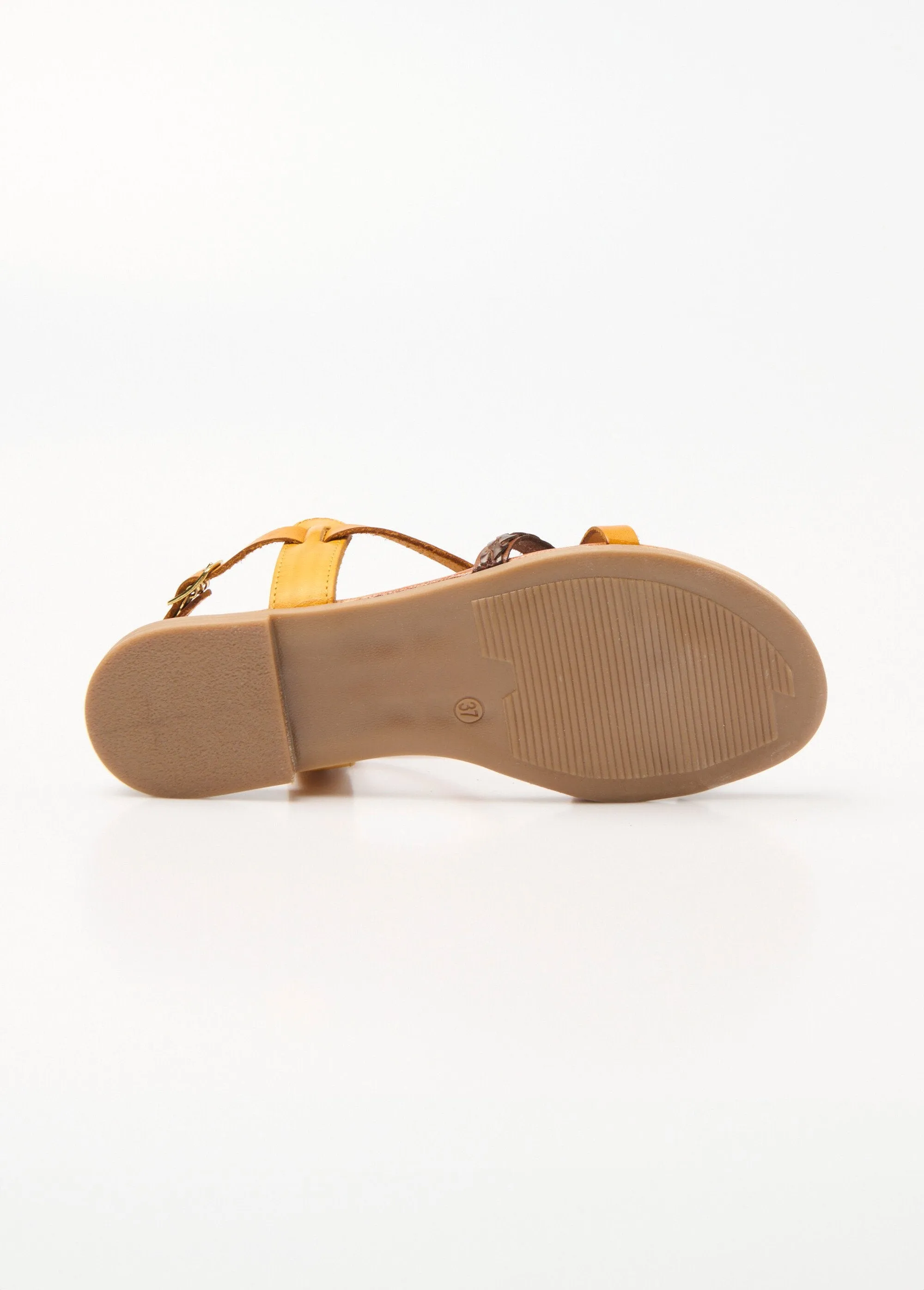 Flat leather sandals with multiple straps