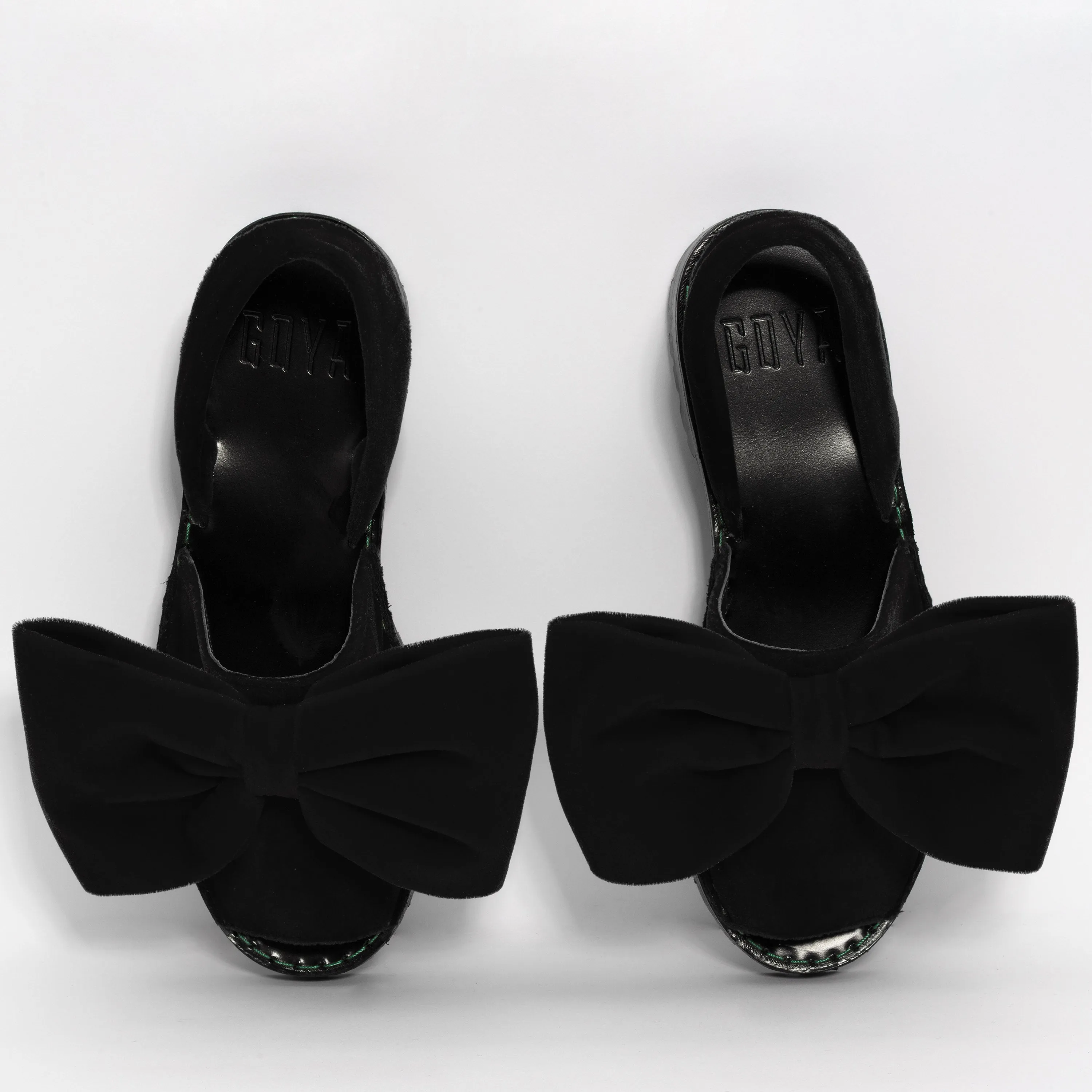GOYA Black Velvet Bow
