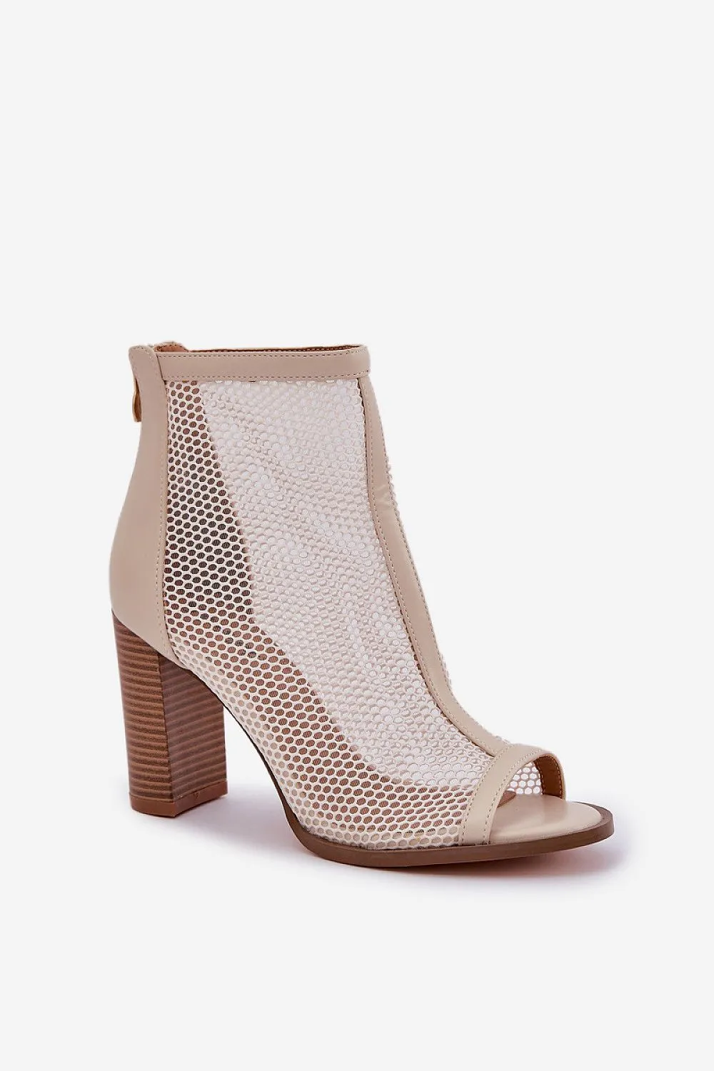 Heel sandals Step in style
