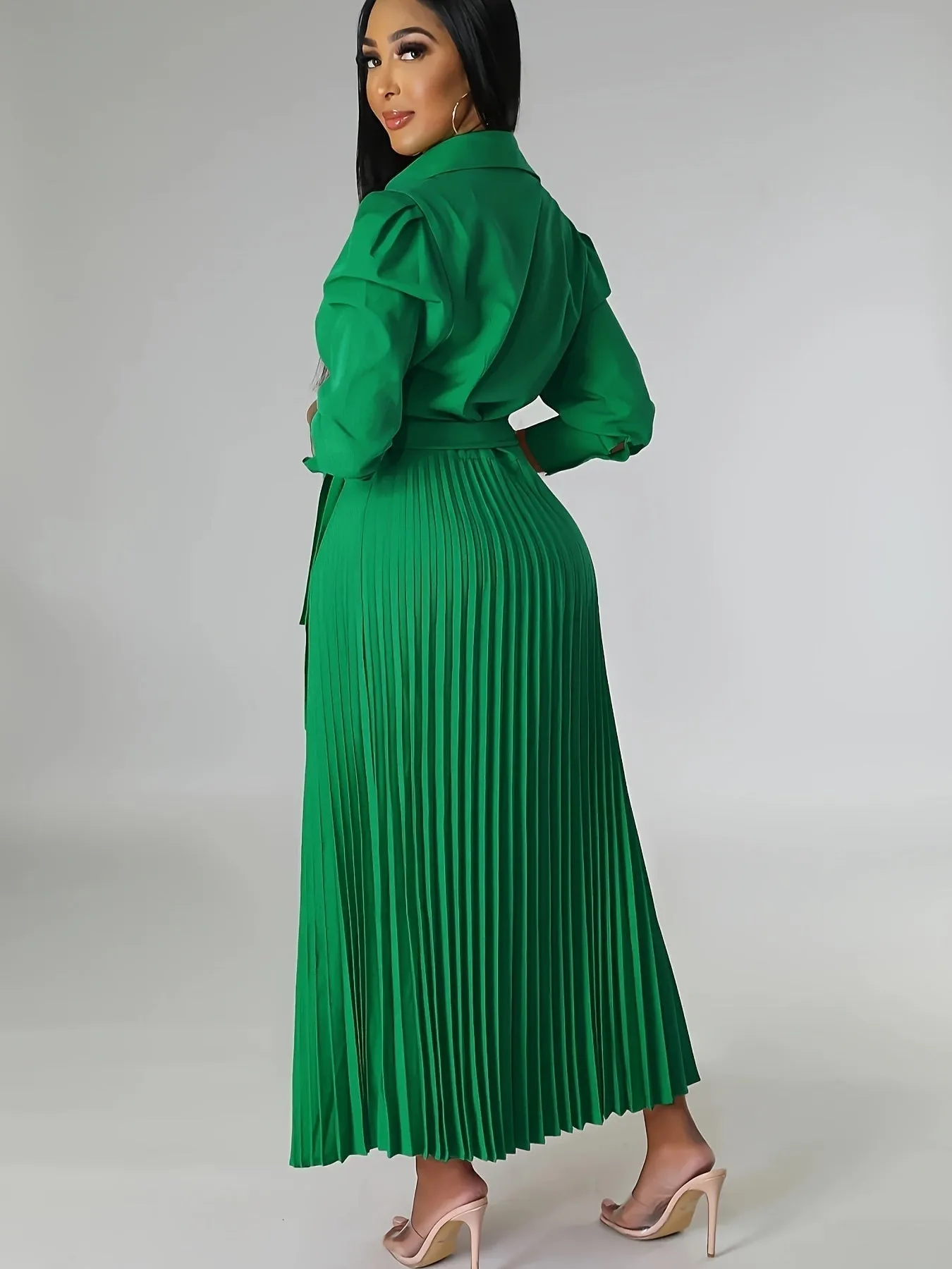 Margeaux - Elegant pleated dress with a V-neck and bow