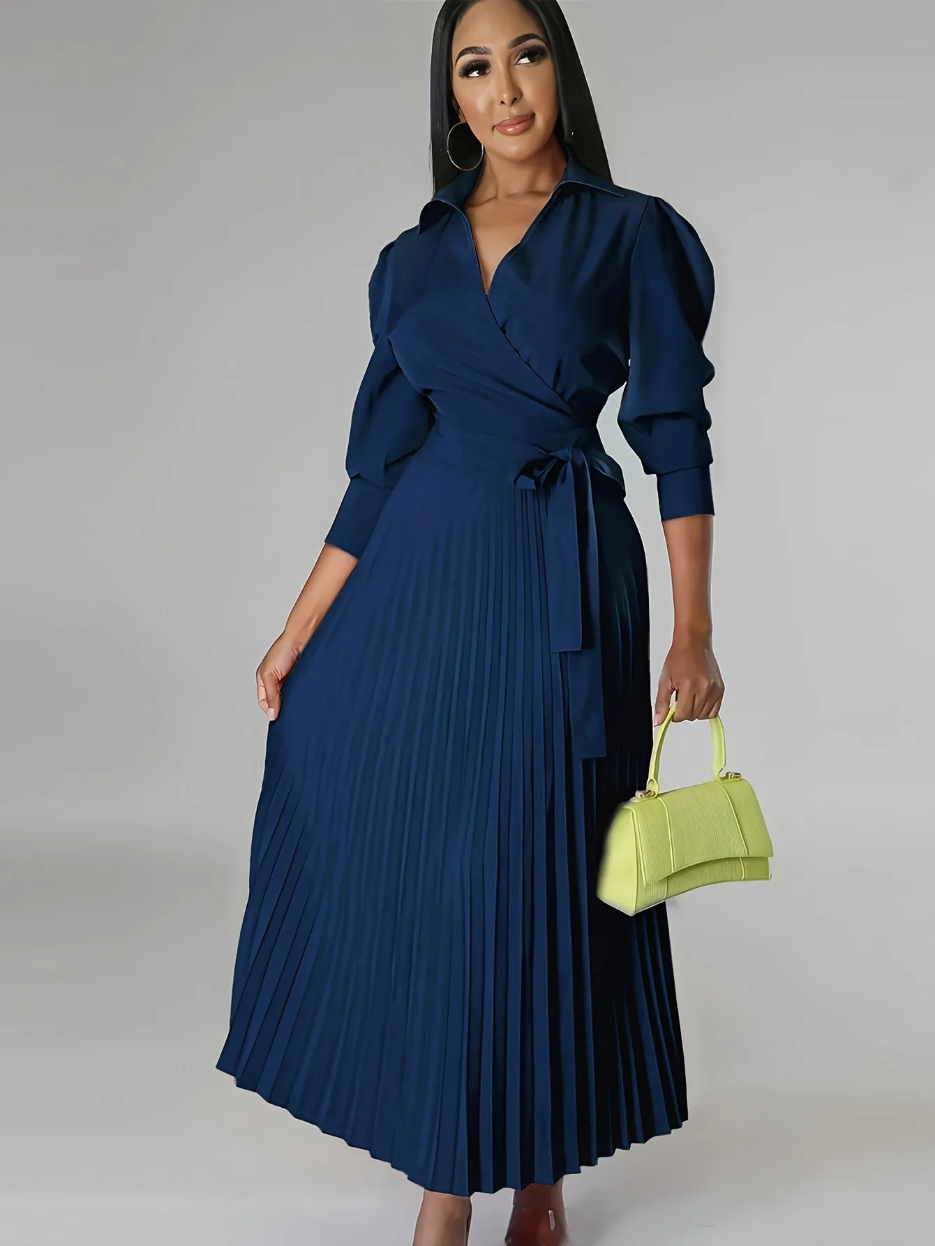 Margeaux - Elegant pleated dress with a V-neck and bow