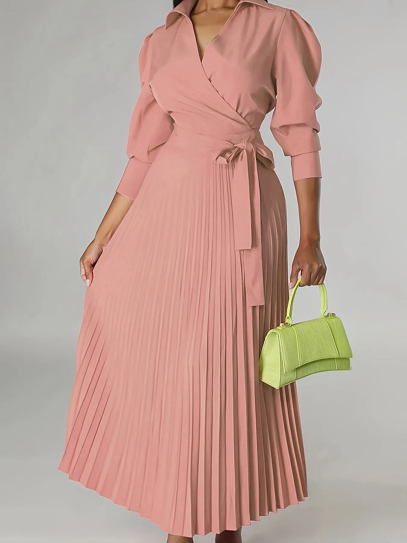 Margeaux - Elegant pleated dress with a V-neck and bow