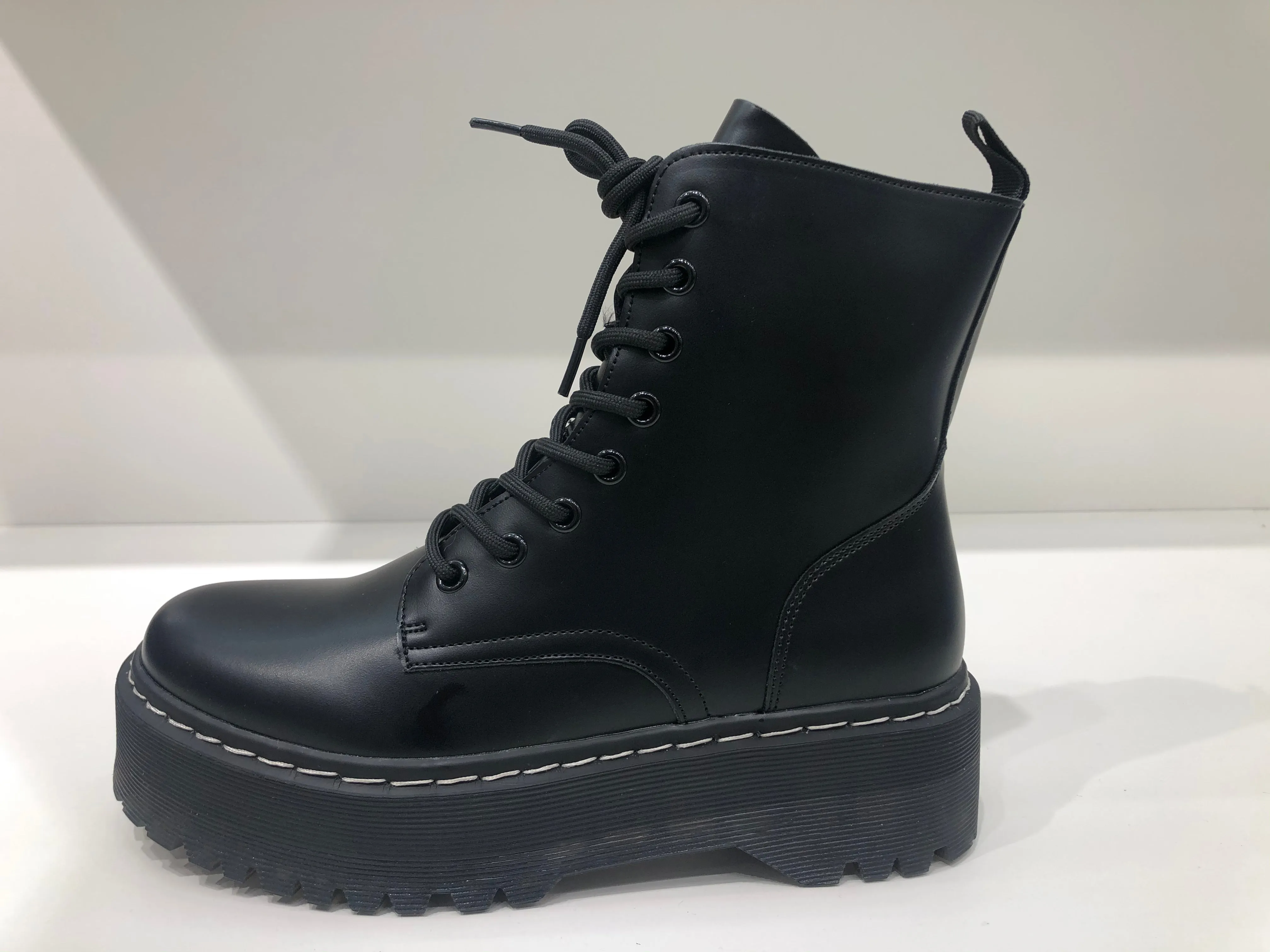 POSH BLACK