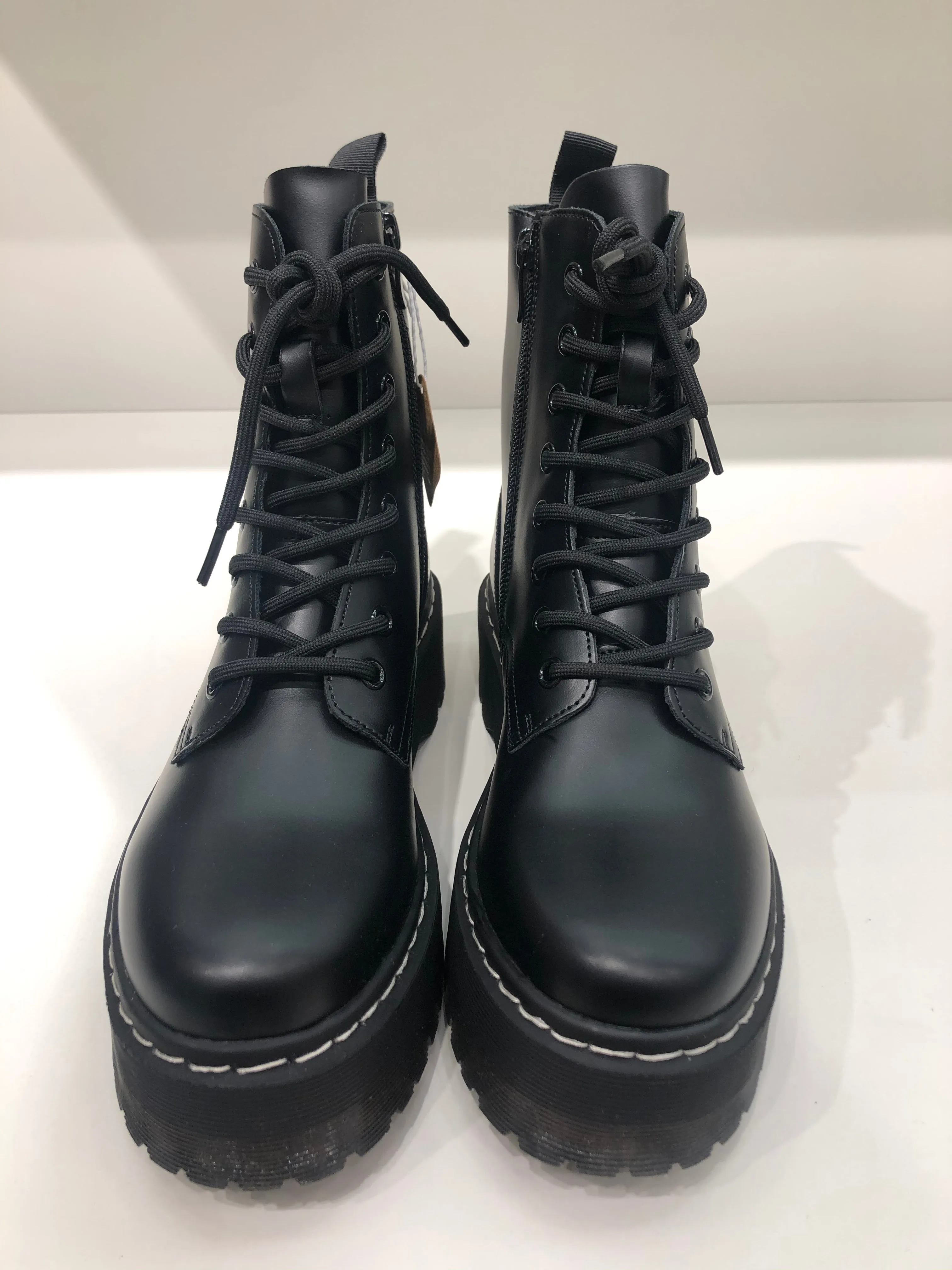 POSH BLACK