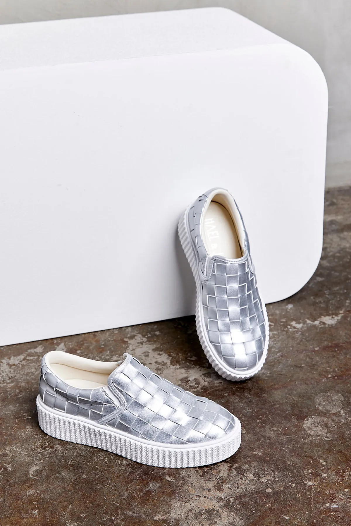 TIME SNEAKER